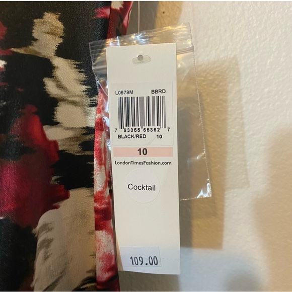 London Times brand new black / red dress
Beautiful for a wedding guest / party - Picture 5 of 6